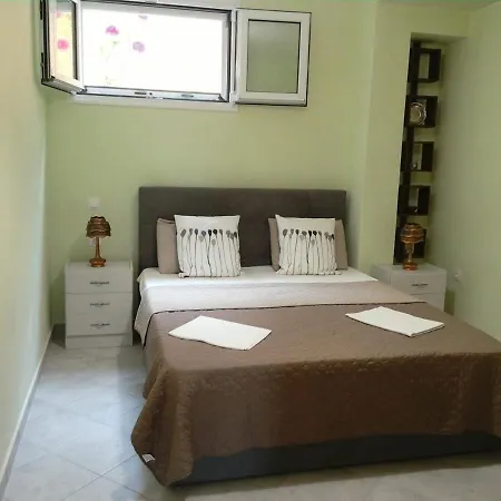 Trizinia View Garden *