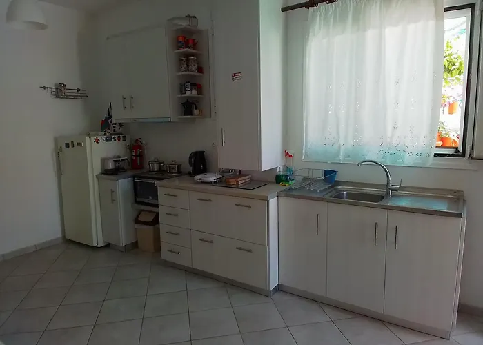 בית נופש Trizinia View Garden