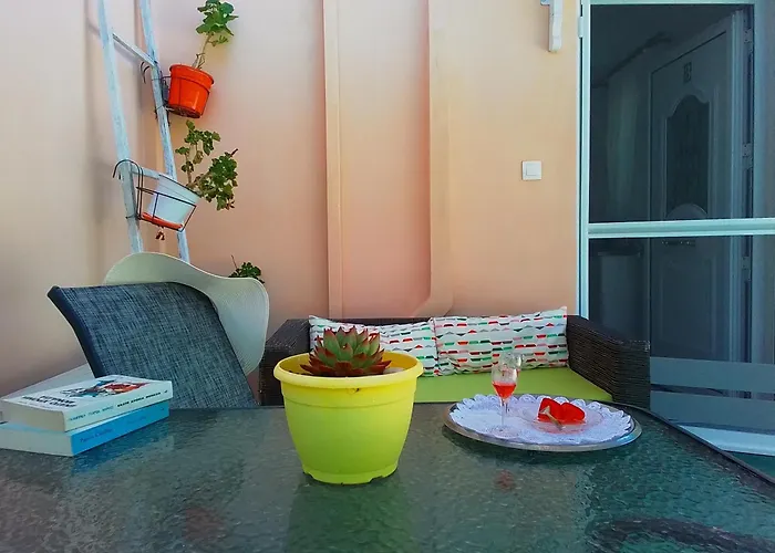 בית נופש Trizinia View Garden *