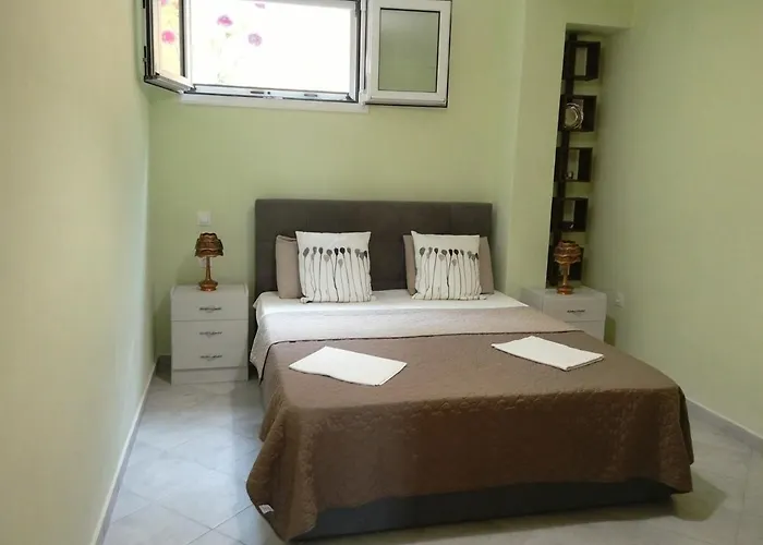 Trizinia View Garden *